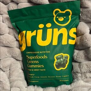 Grüns Superfoods Greens Gummies Unopened Bag of 28 packs